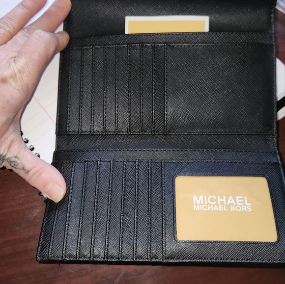 Michael Kors Brand NEW purse, wallet and bag insert. - Picture 4 of 6